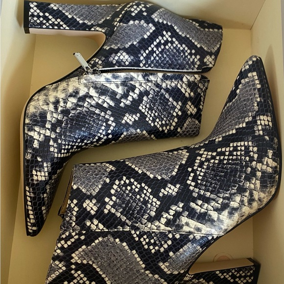 Marc Fisher LTD – Mella Snake Embossed Bootie (9M) - Picture 3 of 4
